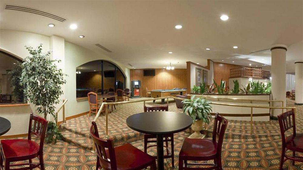 Holiday Inn Charlotte University By Ihg Extérieur photo