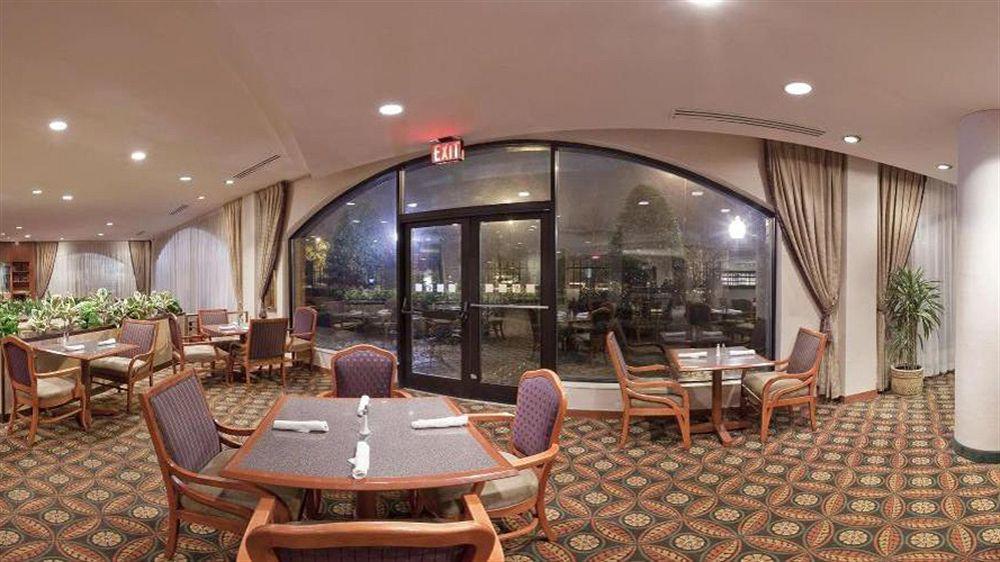 Holiday Inn Charlotte University By Ihg Extérieur photo